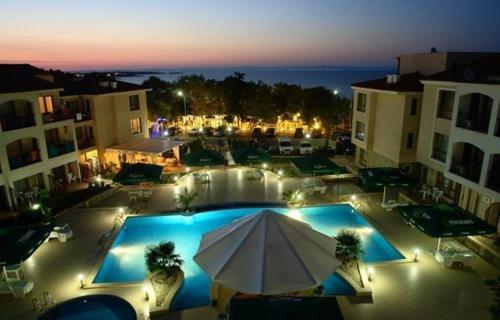 Paradise Bay Hotel Pomorie Exterior foto
