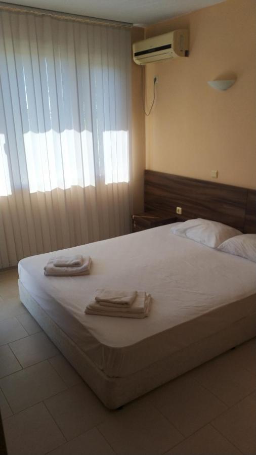 Paradise Bay Hotel Pomorie Exterior foto